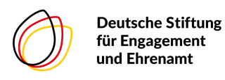 2023_dsee_logo_3zlg_rgb_kreis_schwarze-schrift_1256x456.png